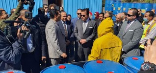 وزير التعليم العالى ورئيس الأكاديمية يتفقدان خط إنتاج المطهرات بتحالف البتروكيماويات بمعهد بحوث البترول
