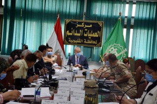 محافظ القليوبية يترأس غرفة عمليات متابعة سير اعادة انتخابات مجلس الشيوخ