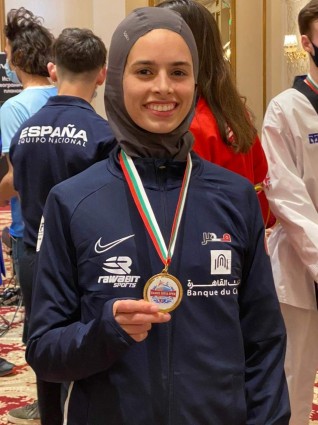 وزير الرياضة يهنئ لاعبة المنتخب المصري للتايكوندو نور حسين لفوزها بذهبية بلغاريا المفتوحة