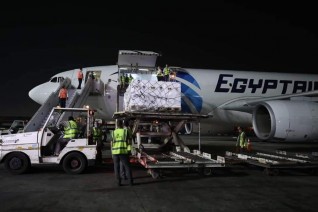 وزيرة الصحة: استقبال مليون و 500 ألف جرعة من لقاح استرازينيكا بمطار القاهرة الدولي اليوم