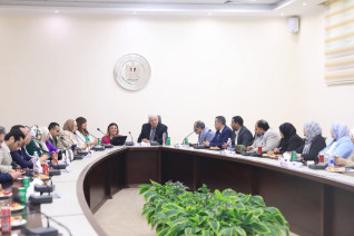 وزير التعليم العالي يعقد اجتماعًا مع مديري مراكز ذوي الإعاقة بالجامعات المصرية