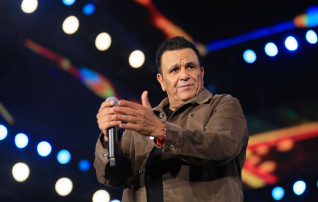 محمد فؤاد يعود للتألق في احتفالات رأس السنة بالتجمع الخامس