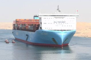 قناة السويس تشهد عبور سفينة الحاويات ASTRID MAERSK