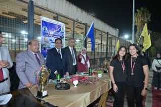 جامعة القاهرة تختتم بطولة كأس رئيس الجامعة للبادل بمشاركة طلابية واسعة