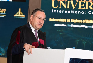 وزير التعليم العالي ورئيس جامعة عين شمس يفتتحان المؤتمر الدولي الرابع عشر لجامعة عين شمس