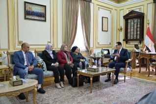 جامعة القاهرة تستقبل وفدا رفيع المستوى من هيئة ضمان الجودة بشأن منح الاعتماد المؤسسي والبرامجي لكلية التربية للطفولة المبكرة