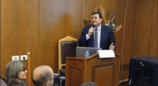 انعقاد فعاليات اليوم الثاني من السيمنار العلمي الأول المشترك للآثار الإسلامية بين جامعتي عين شمس والقاهرة بعنوان رؤى جديدة في الفنون والعمارة الإسلامية