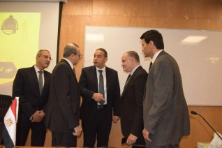 جامعة القاهرة الأهلية تستضيف رئيس الهيئة العامة للرقابة المالية لتعزيز جاهزية الطلاب لسوق العمل والتدريب المهني