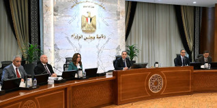 رئيس الوزراء يترأس اجتماع مجلس المحافظين