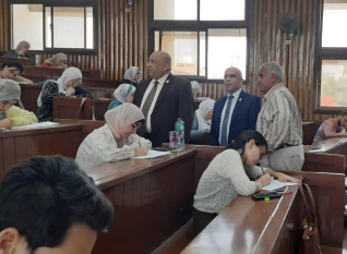 نائب رئيس جامعة القاهرة لشئون التعليم والطلاب يجري جولة تفقدية بعدد من الكليات