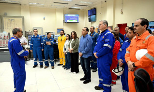 مدبولي يتفقد مواقع إنتاج الغاز الطبيعي بمنطقة غرب الدلتا العميقة التابعة لشركة "رشيد للبترول"