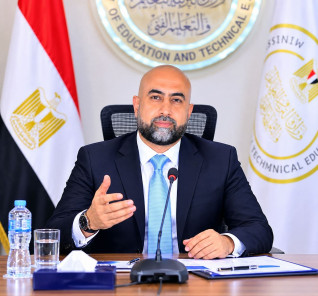 وراء كل مهنة حكاية".. د. أحمد يوسف يستعد لإطلاق بودكاست "حكاوي الأصدقاء" قريباً