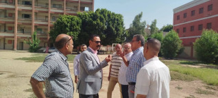 مدير عام تعليم دشنا يتفقد مدارس السمطا بحري الابتدائية والإعدادية استعدادًا للعام الدراسي الجديد